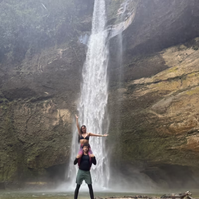 Guía Práctica: Cómo llegar y qué llevar a Cascada Arenales